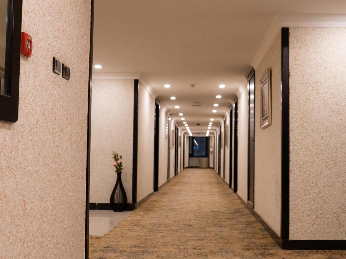 Arena Space Hotel Аман Екстериор снимка